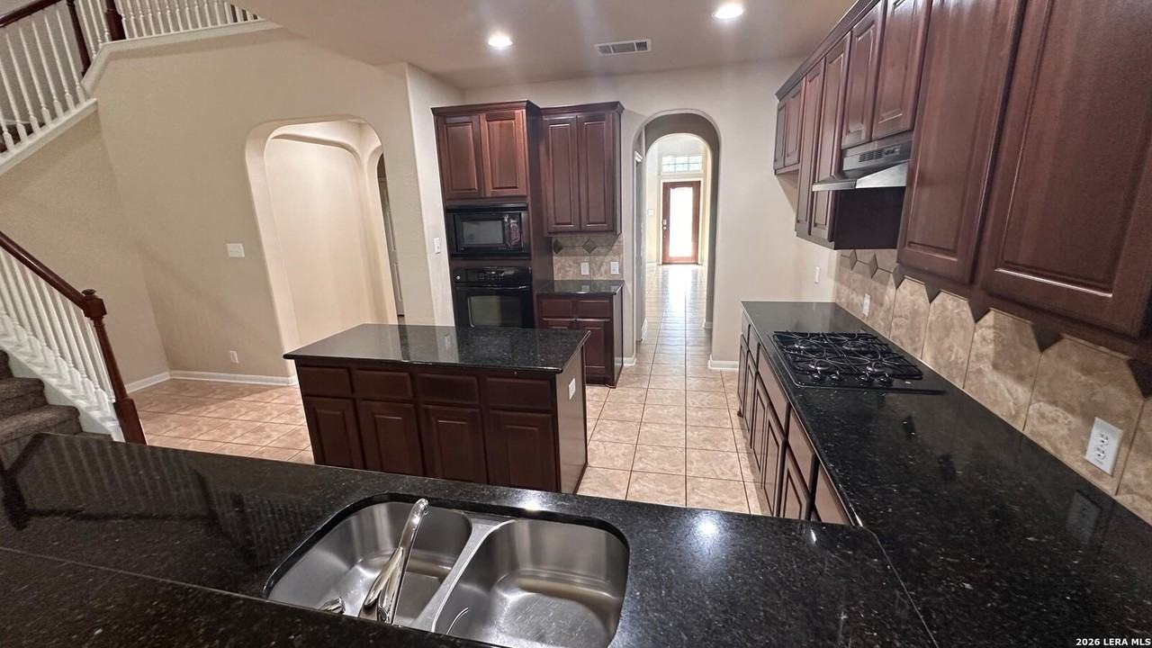 3206 Briscoe Trl - Photo 6 of 37