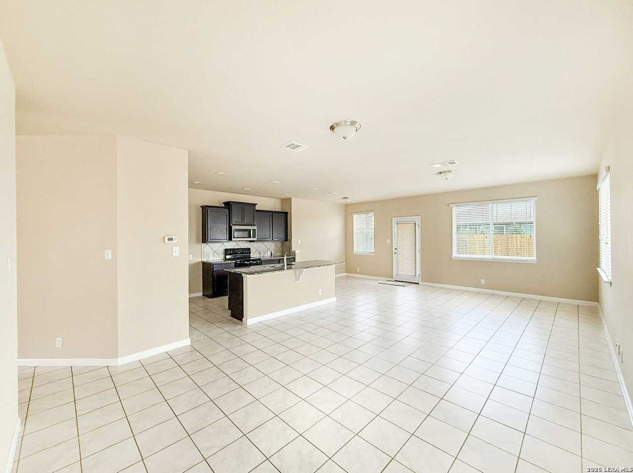 474 Centinela St - Photo 2 of 20