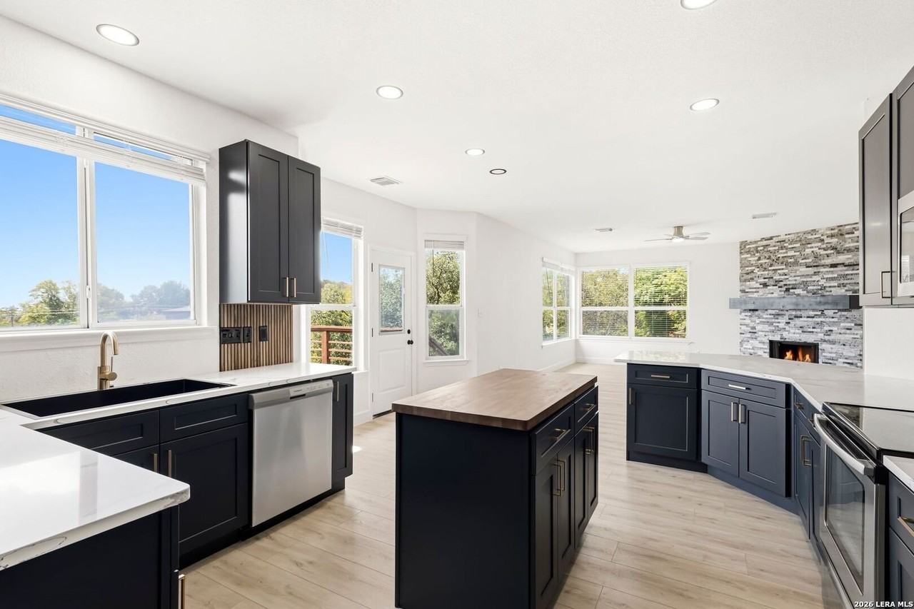 21011 La Pena Dr - Photo 2 of 27