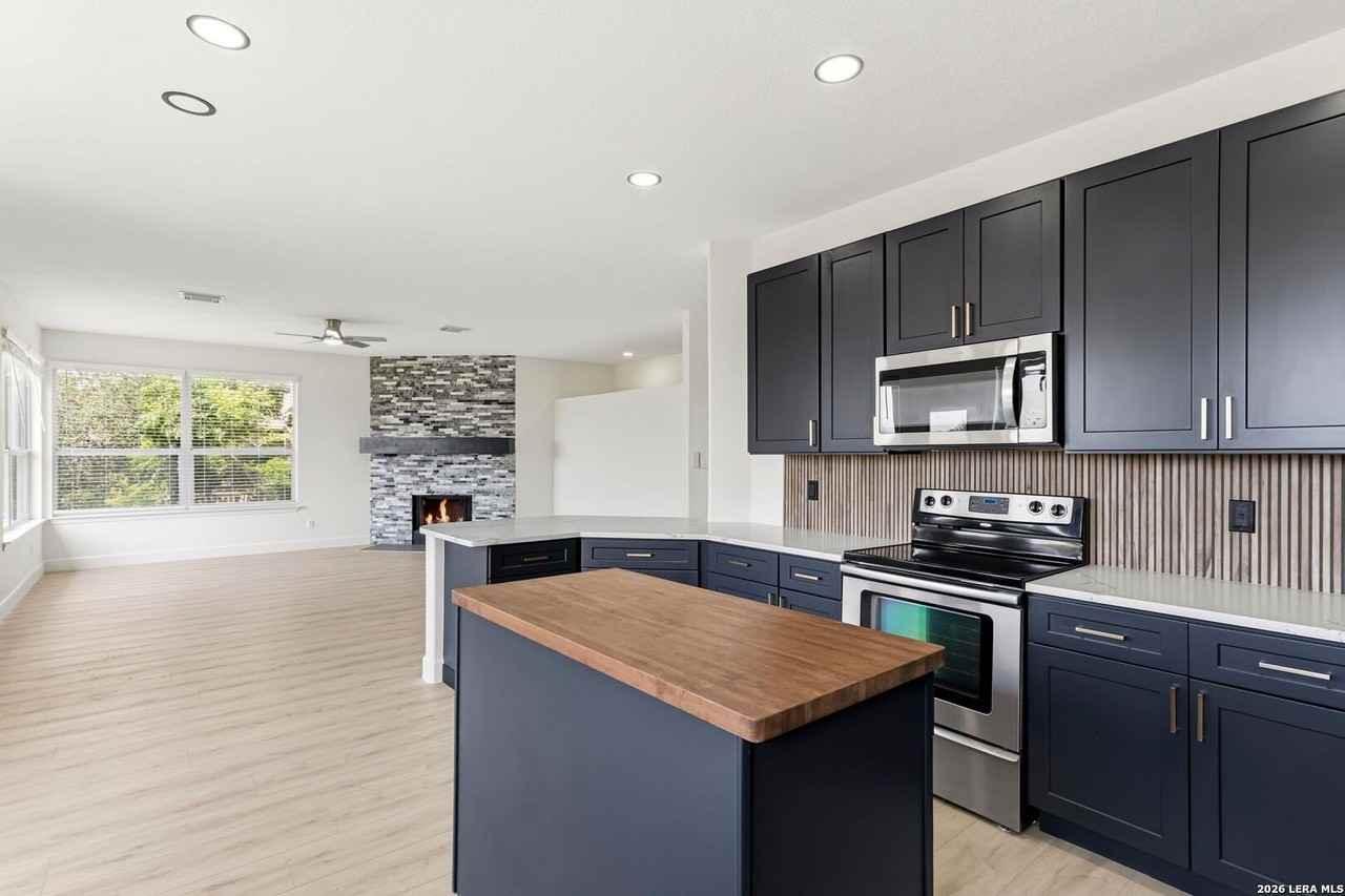 21011 La Pena Dr - Photo 5 of 27