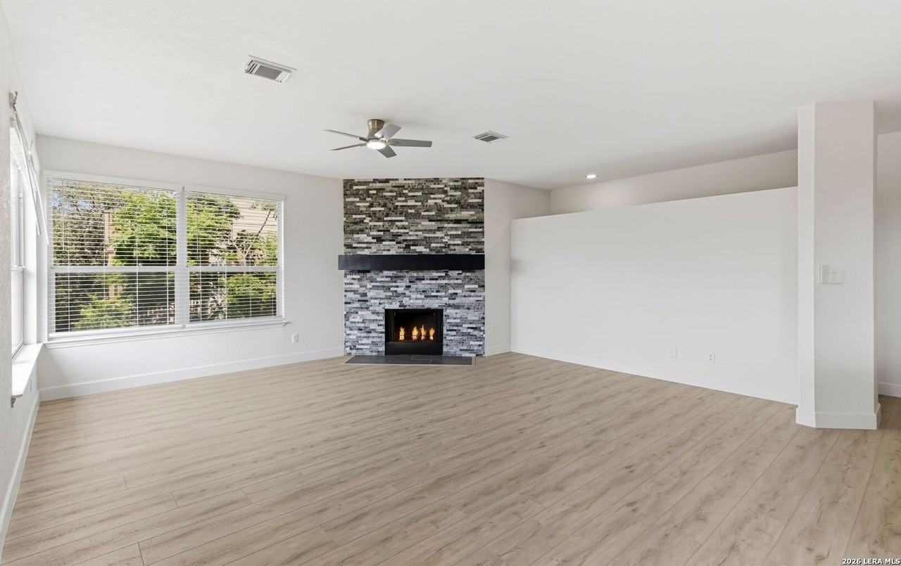 21011 La Pena Dr - Photo 6 of 27