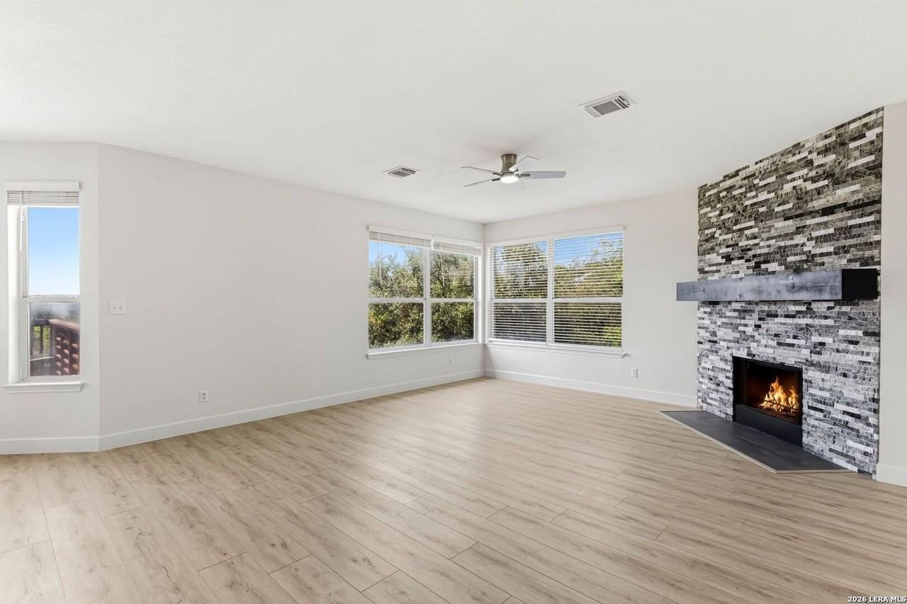 21011 La Pena Dr - Photo 7 of 27