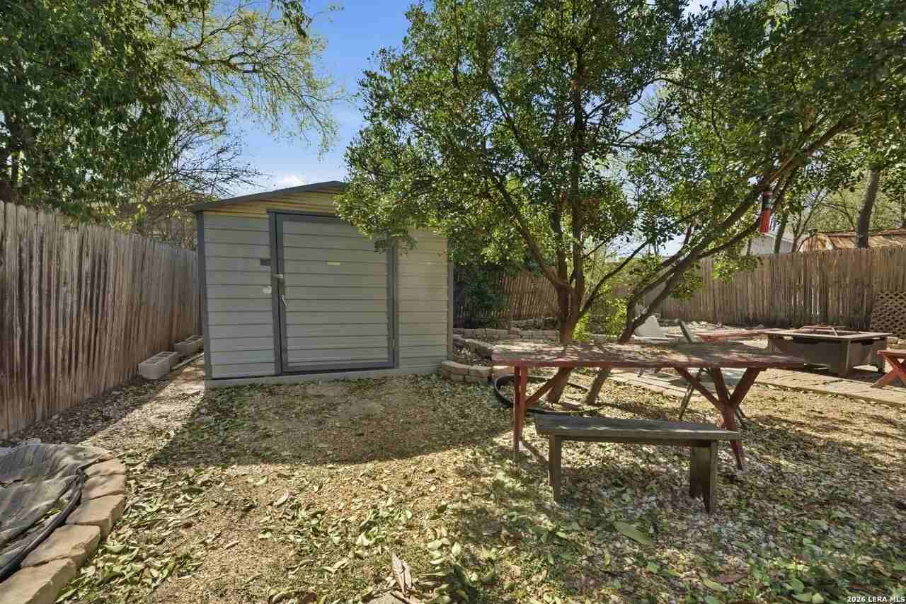 126 Zachry Dr - Photo 3 of 28