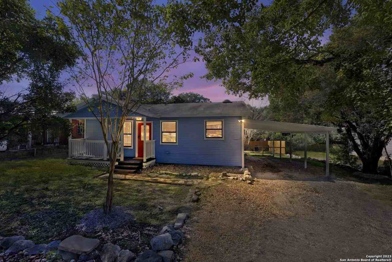 731 Hillside Loop - Photo 3 of 17