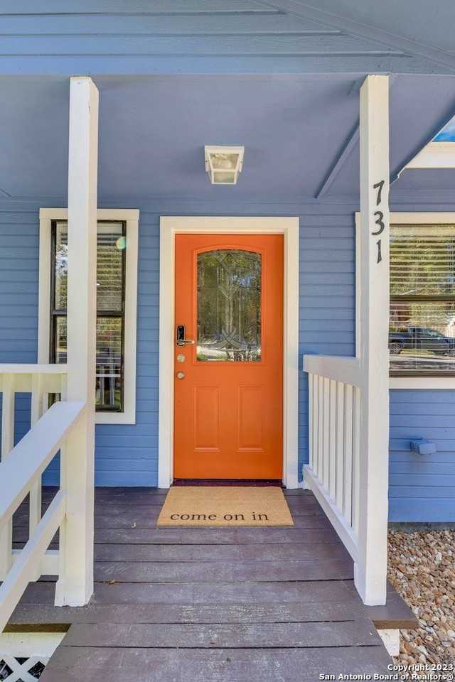 731 Hillside Loop - Photo 4 of 17