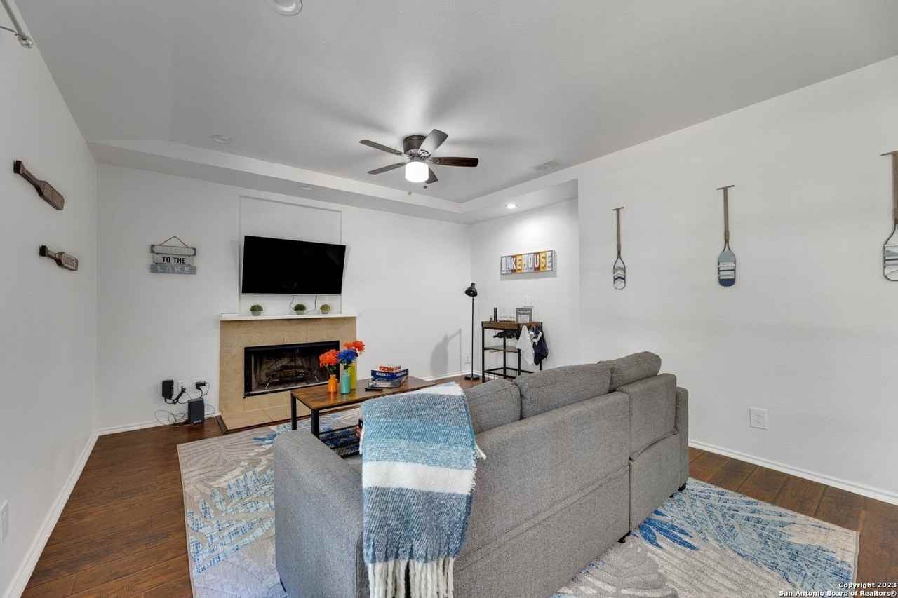 731 Hillside Loop - Photo 5 of 17