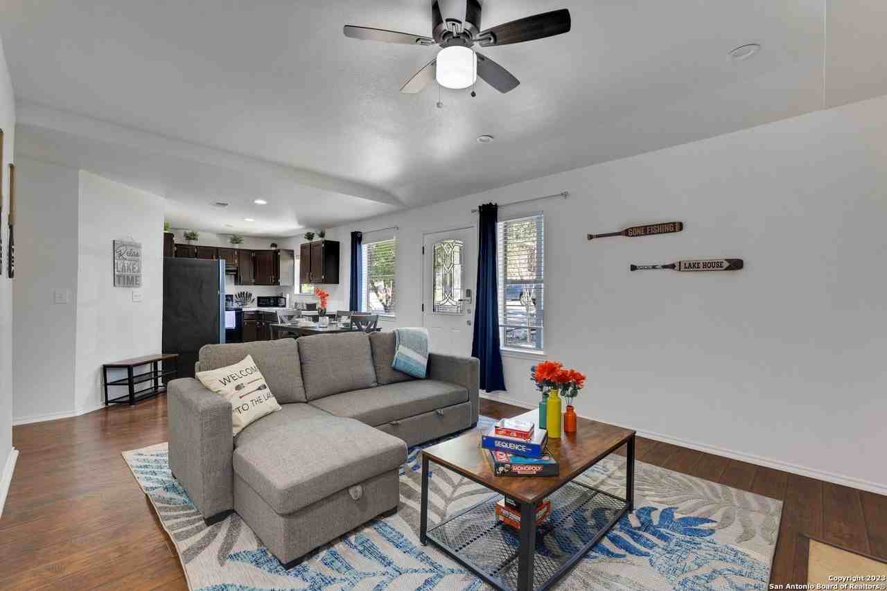 731 Hillside Loop - Photo 6 of 17