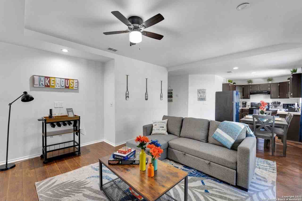 731 Hillside Loop - Photo 7 of 17