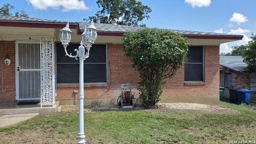 223 Sunnyland Dr - Photo 3 of 13
