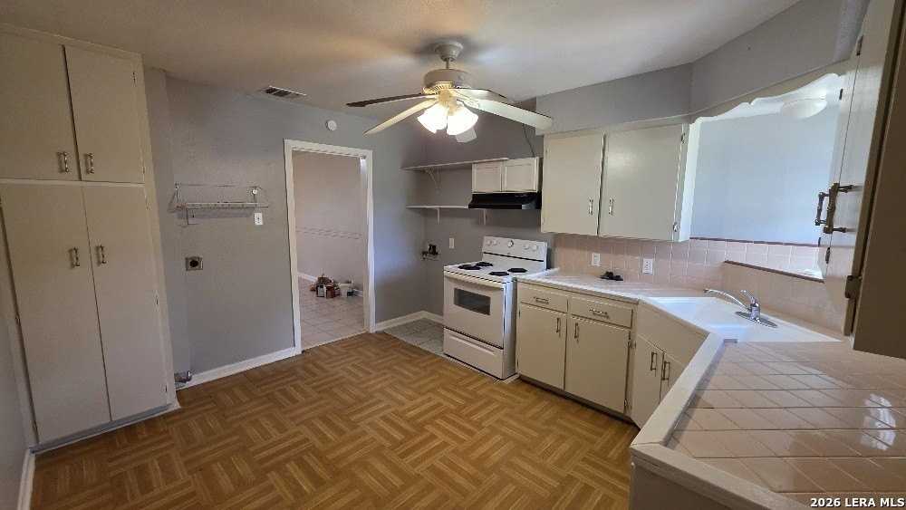 223 Sunnyland Dr - Photo 7 of 13