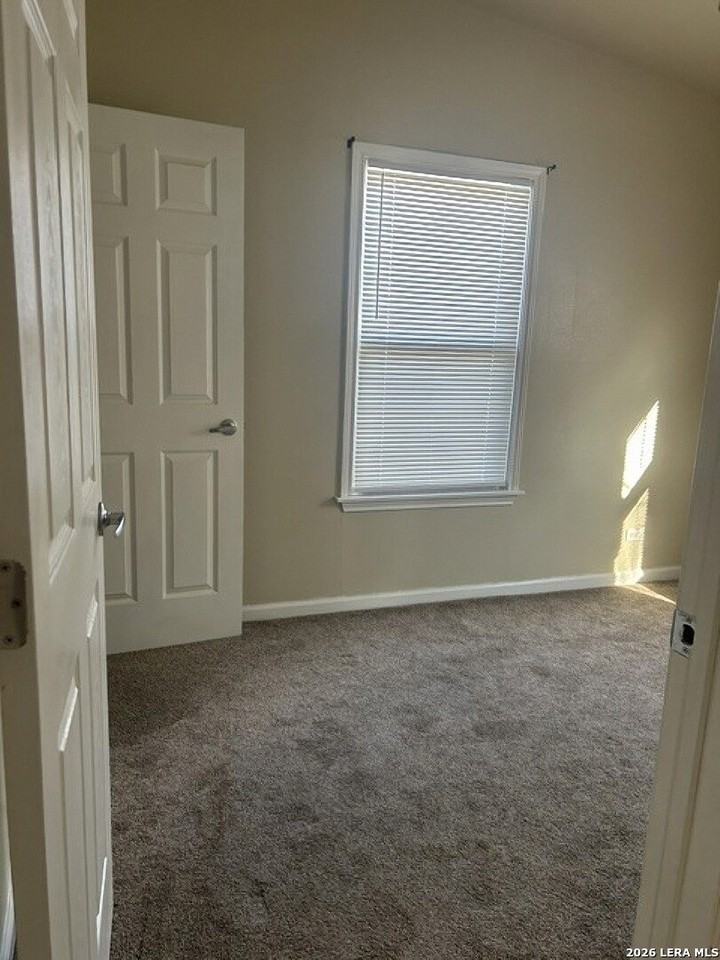 102 Idell Ave - Photo 6 of 8