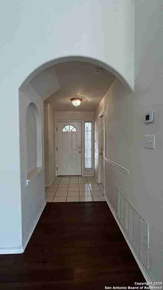 6107 Lakeview Ct - Photo 3 of 35
