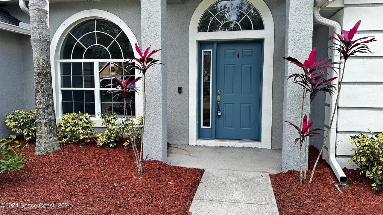 925 Osprey Ln - Photo 2 of 20