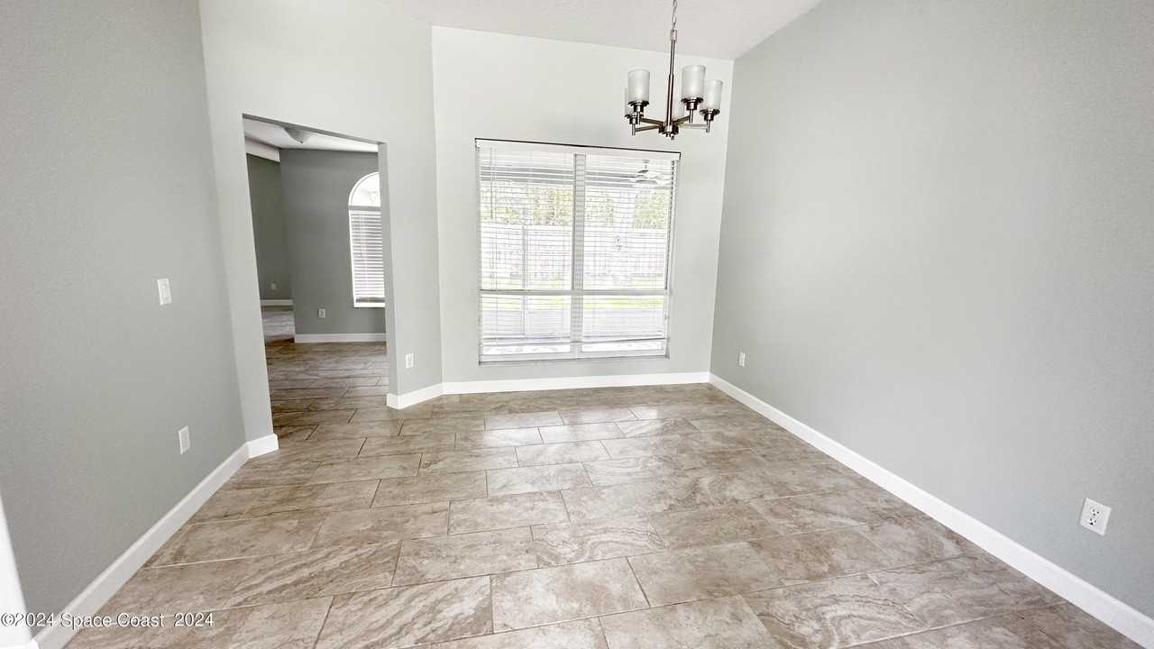 925 Osprey Ln - Photo 5 of 20