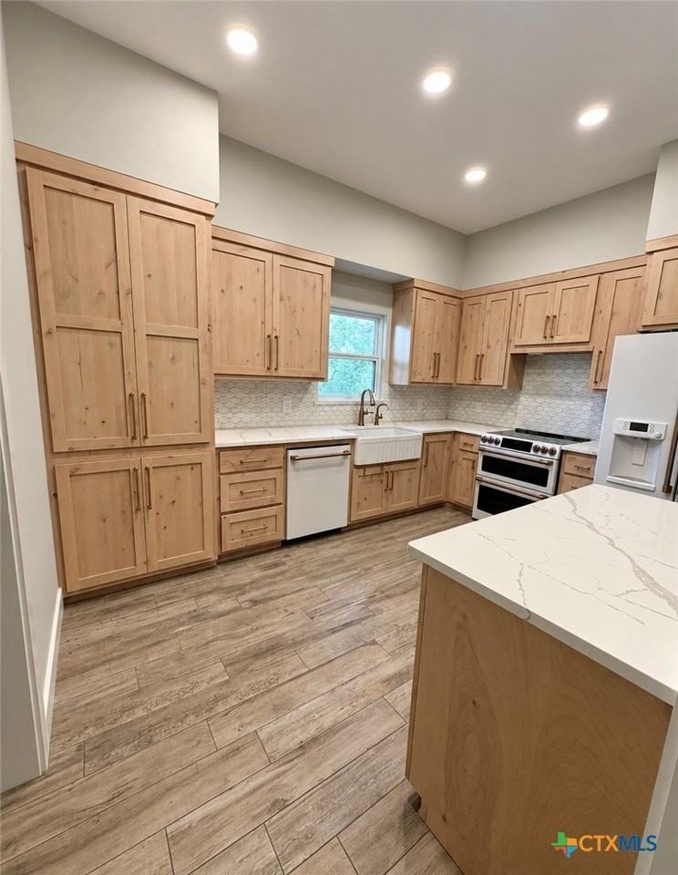 222 Preston Holw - Photo 4 of 12