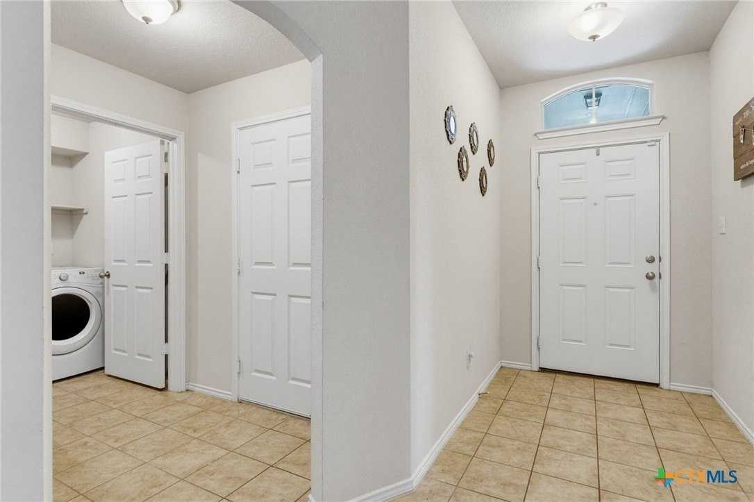 5407 Laustin Ln - Photo 2 of 26