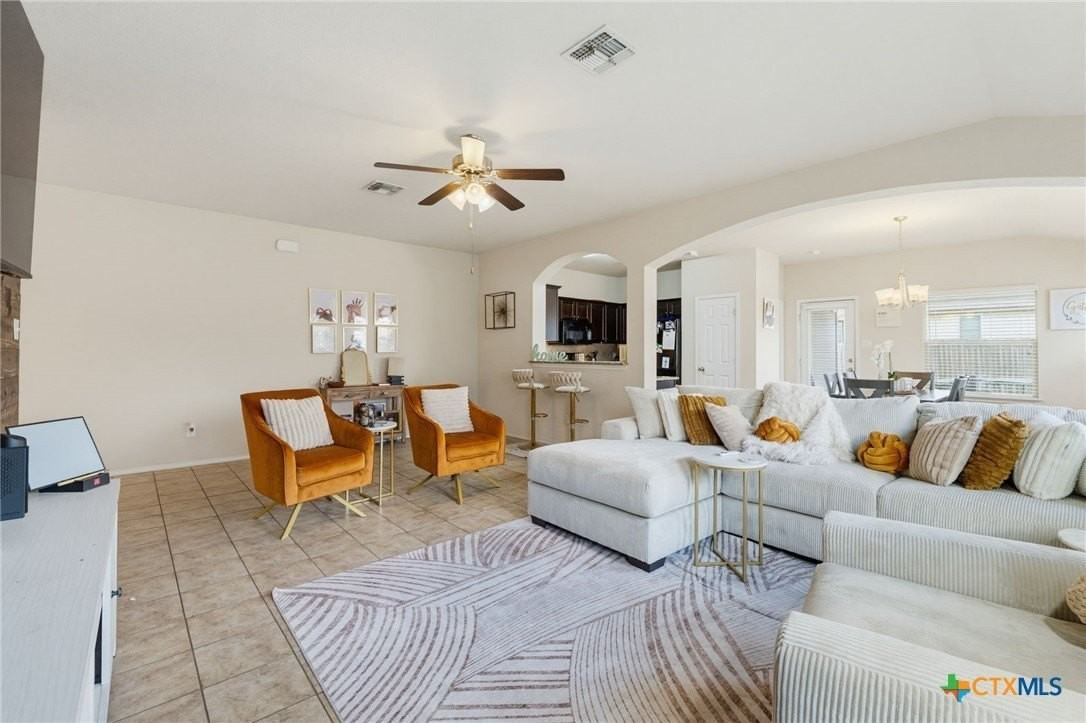 5407 Laustin Ln - Photo 4 of 26