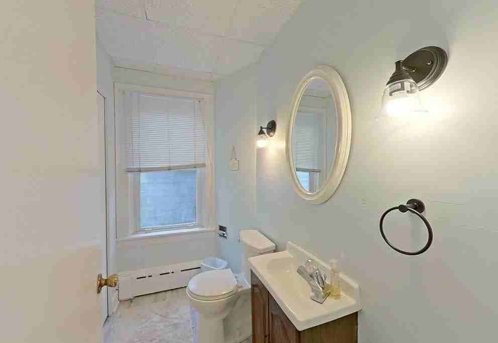 36 Dixon St - Photo 7 of 34