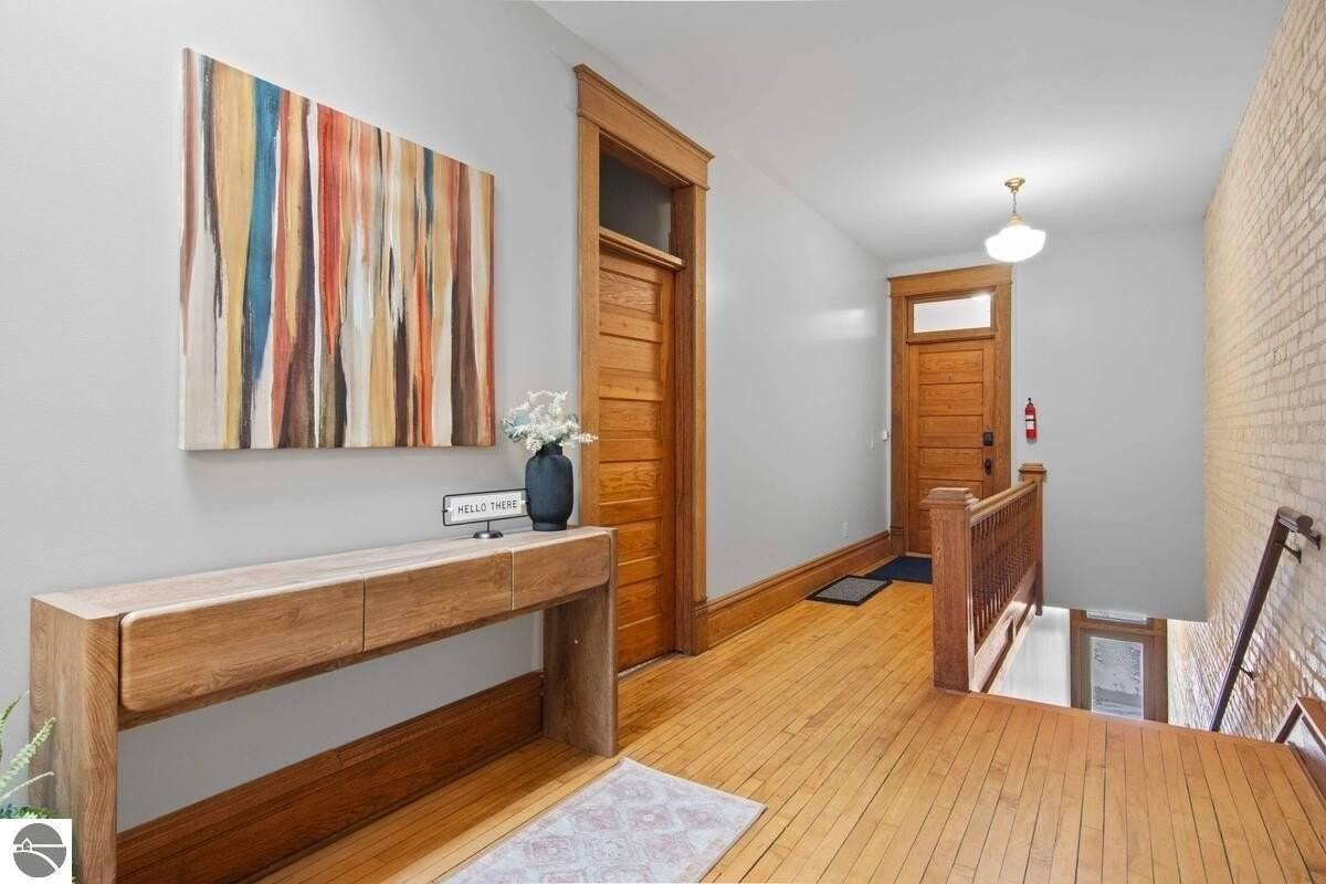 138 River St - Photo 4 of 11