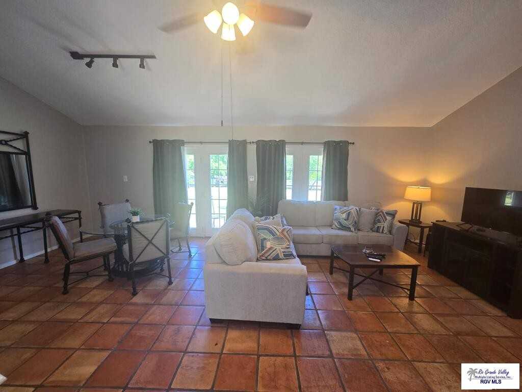 118 Zapata Ave - Photo 5 of 21