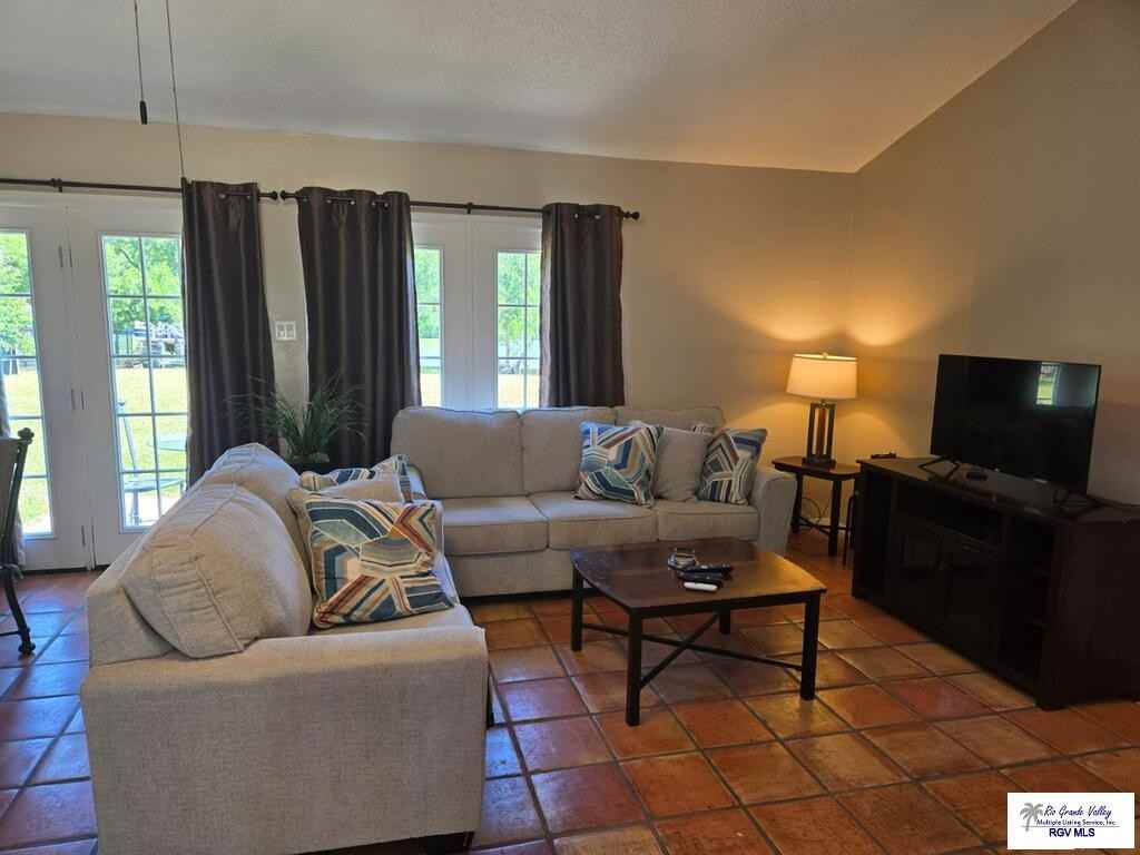 118 Zapata Ave - Photo 6 of 21