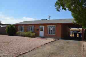 featured image of 5812 E 35th St