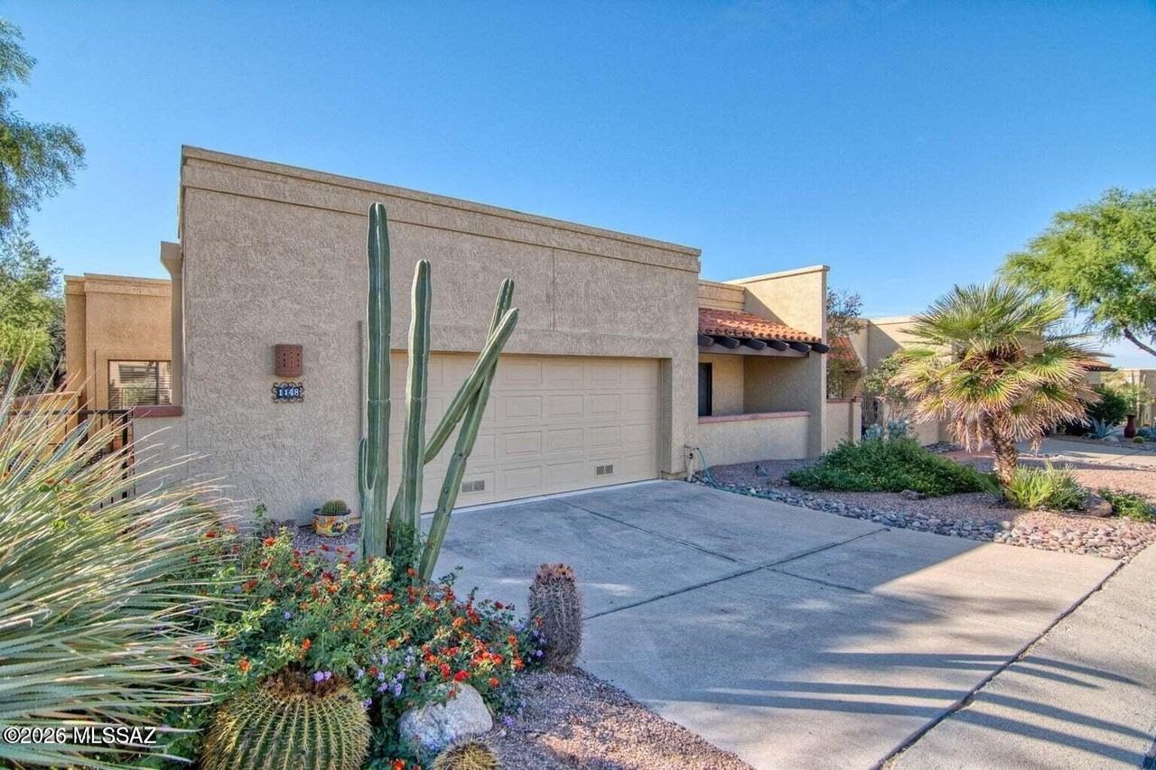 1148 E Camino Diestro - Photo 2 of 50