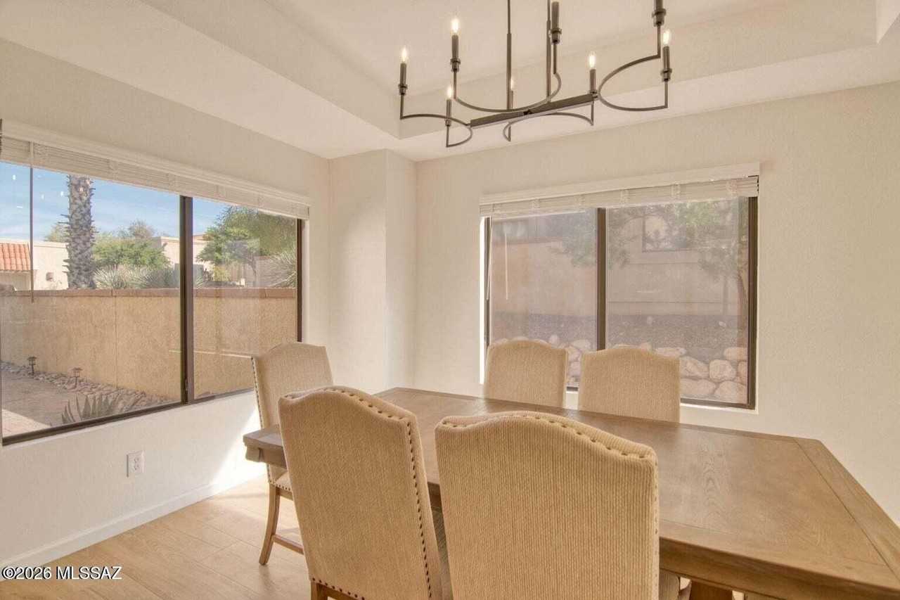 1148 E Camino Diestro - Photo 5 of 50