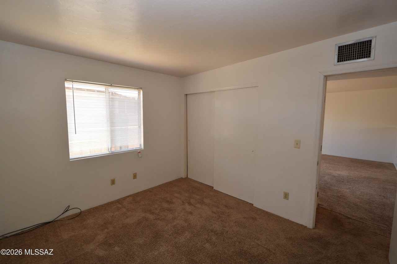 1616 N Columbus Blvd - Photo 3 of 10