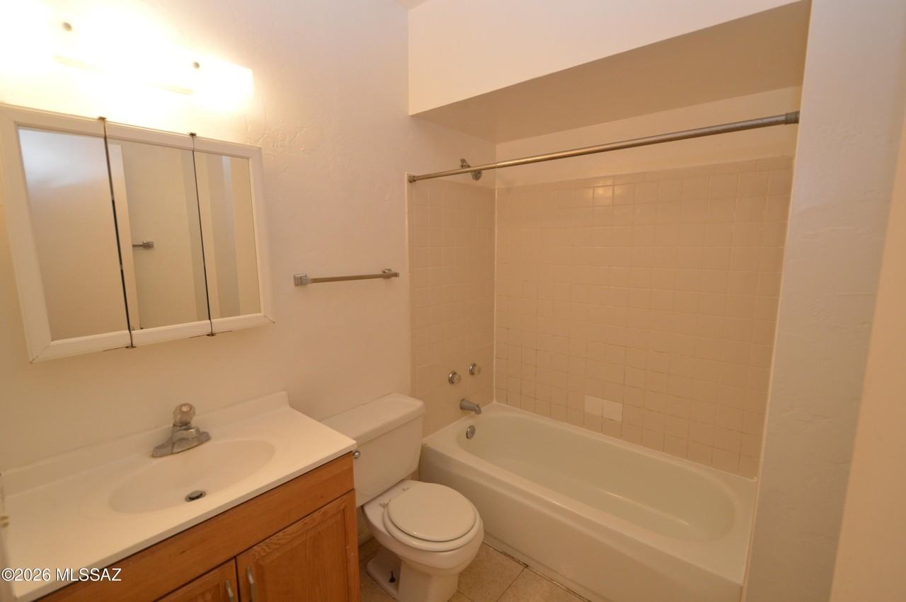 1616 N Columbus Blvd - Photo 5 of 10