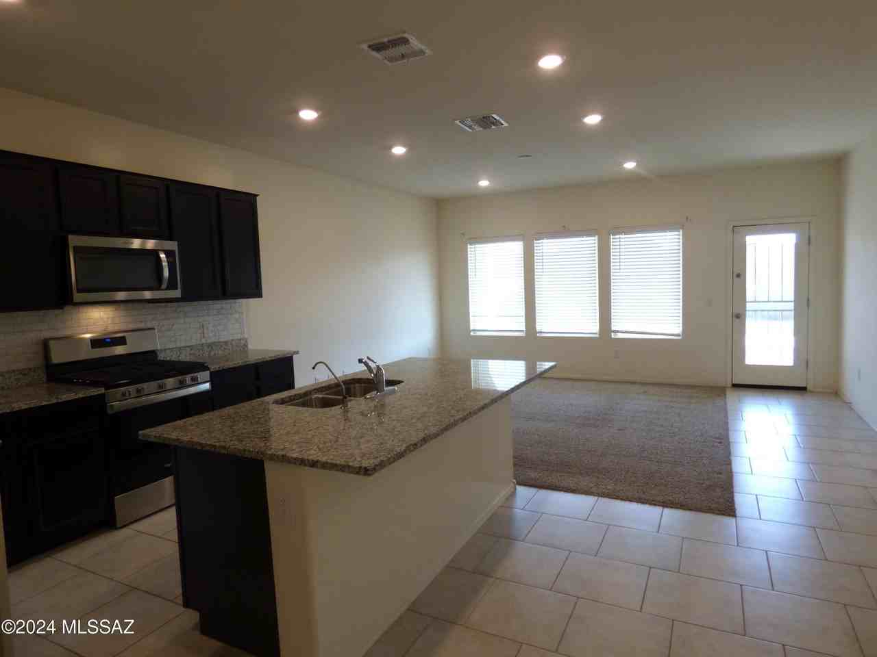 10208 N Crooked Peak Trl - Photo 4 of 32