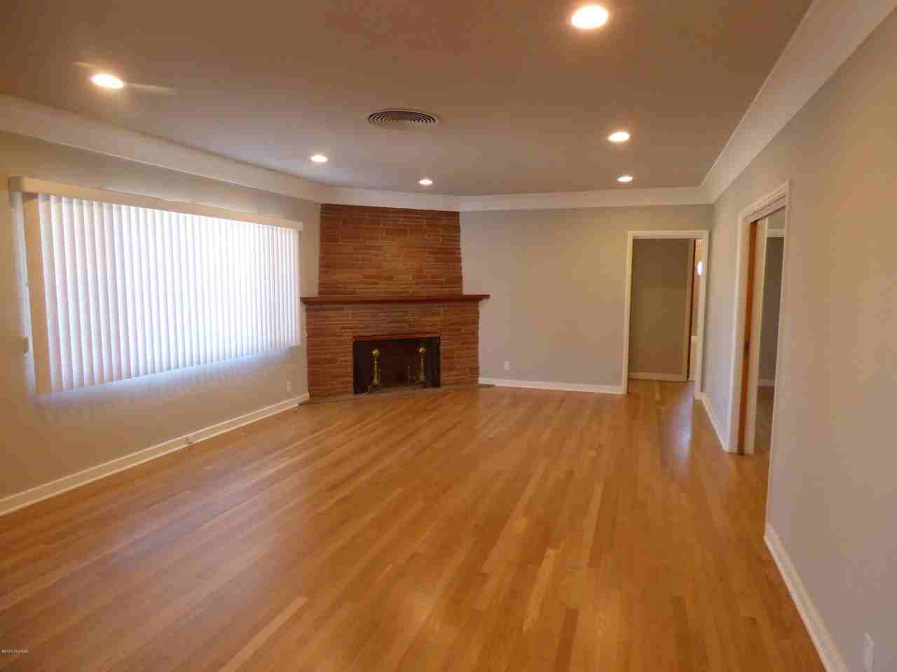 2242 E 8th St - Photo 6 of 23