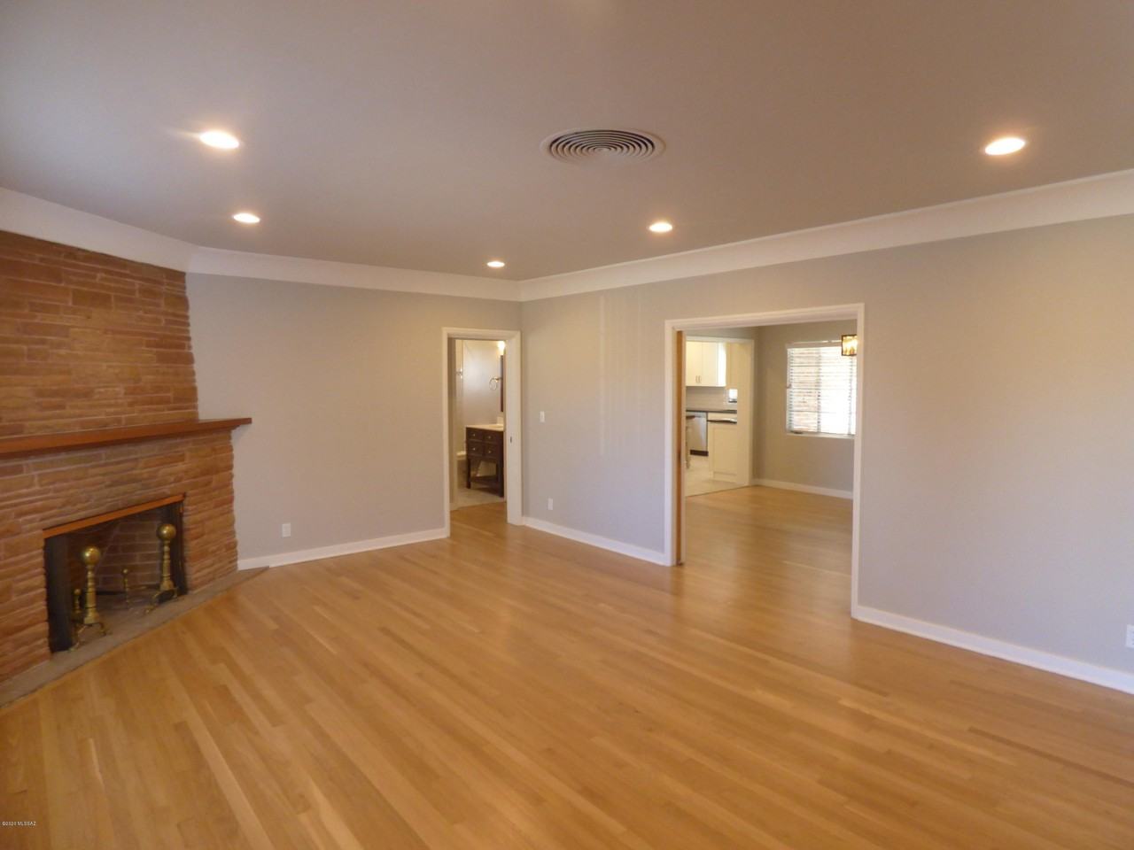 2242 E 8th St - Photo 7 of 23