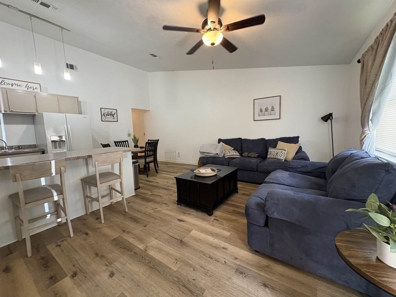 2073 Continental Ave - Photo 2 of 15