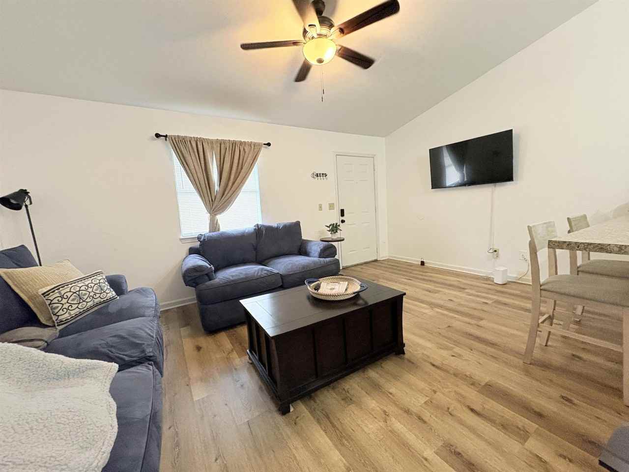 2073 Continental Ave - Photo 5 of 15