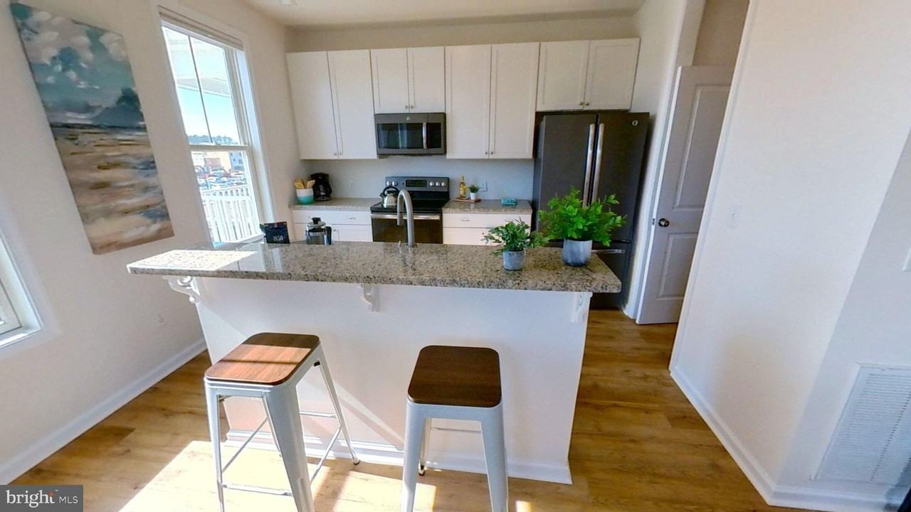 801 Mapleton Ave #1 - Photo 4 of 12