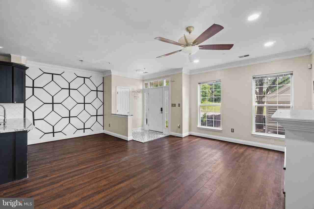 8604 Provance Pl - Photo 4 of 20