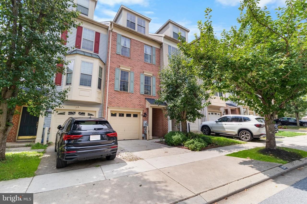 13 Bank Spring Ct - Photo 2 of 50