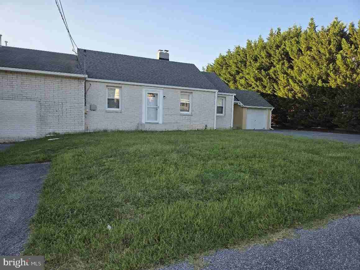 8 Virginia Ave - Photo 2 of 19