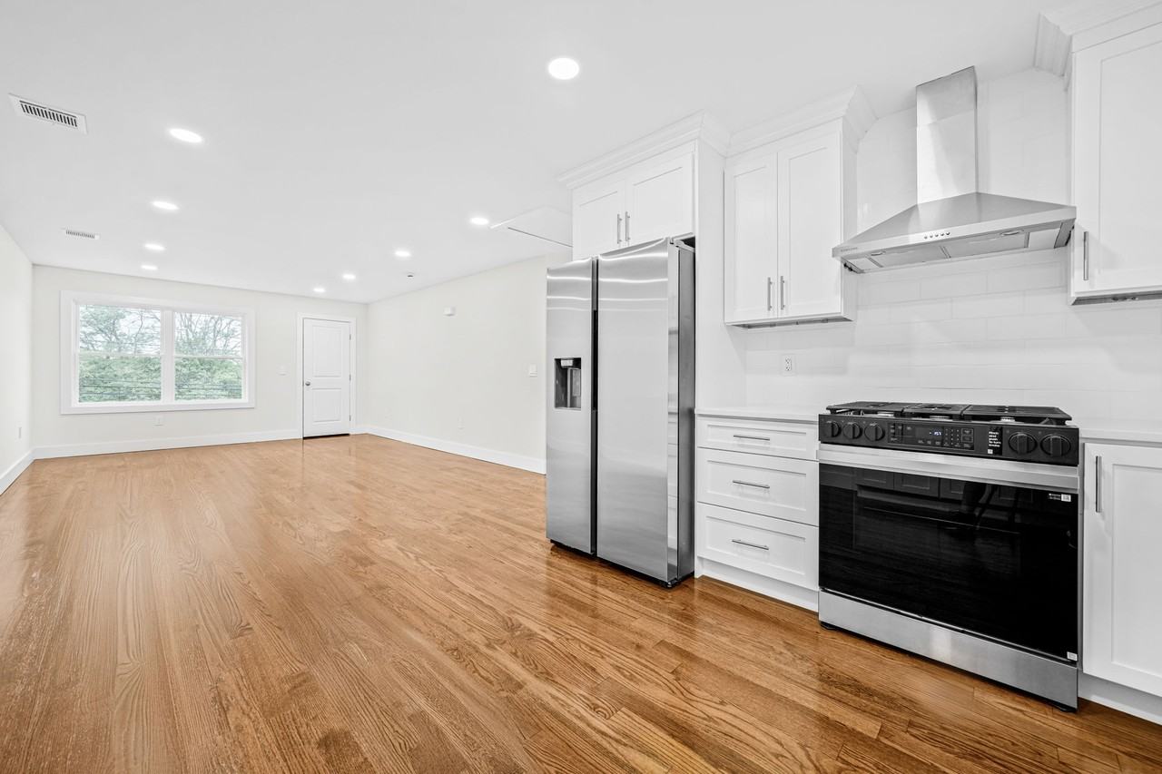 83 Harrison Ave - Photo 7 of 14