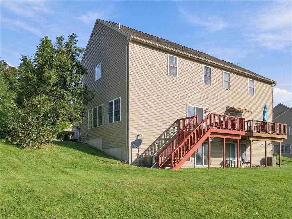 8346 Scenic View Dr - Photo 2 of 18
