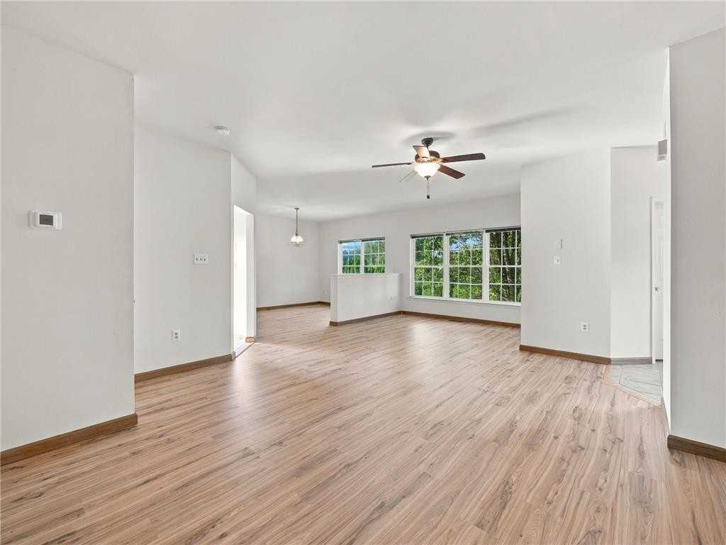 8346 Scenic View Dr - Photo 4 of 18