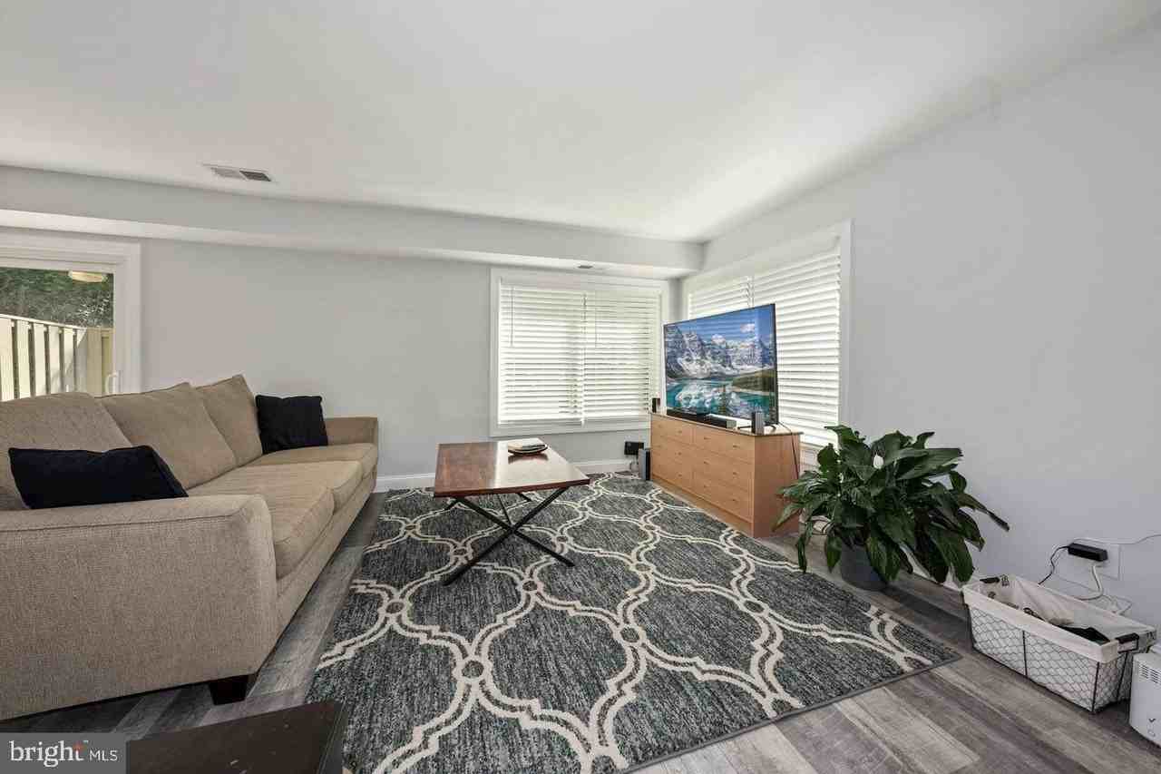 5707 Thunder Hill Rd - Photo 4 of 29