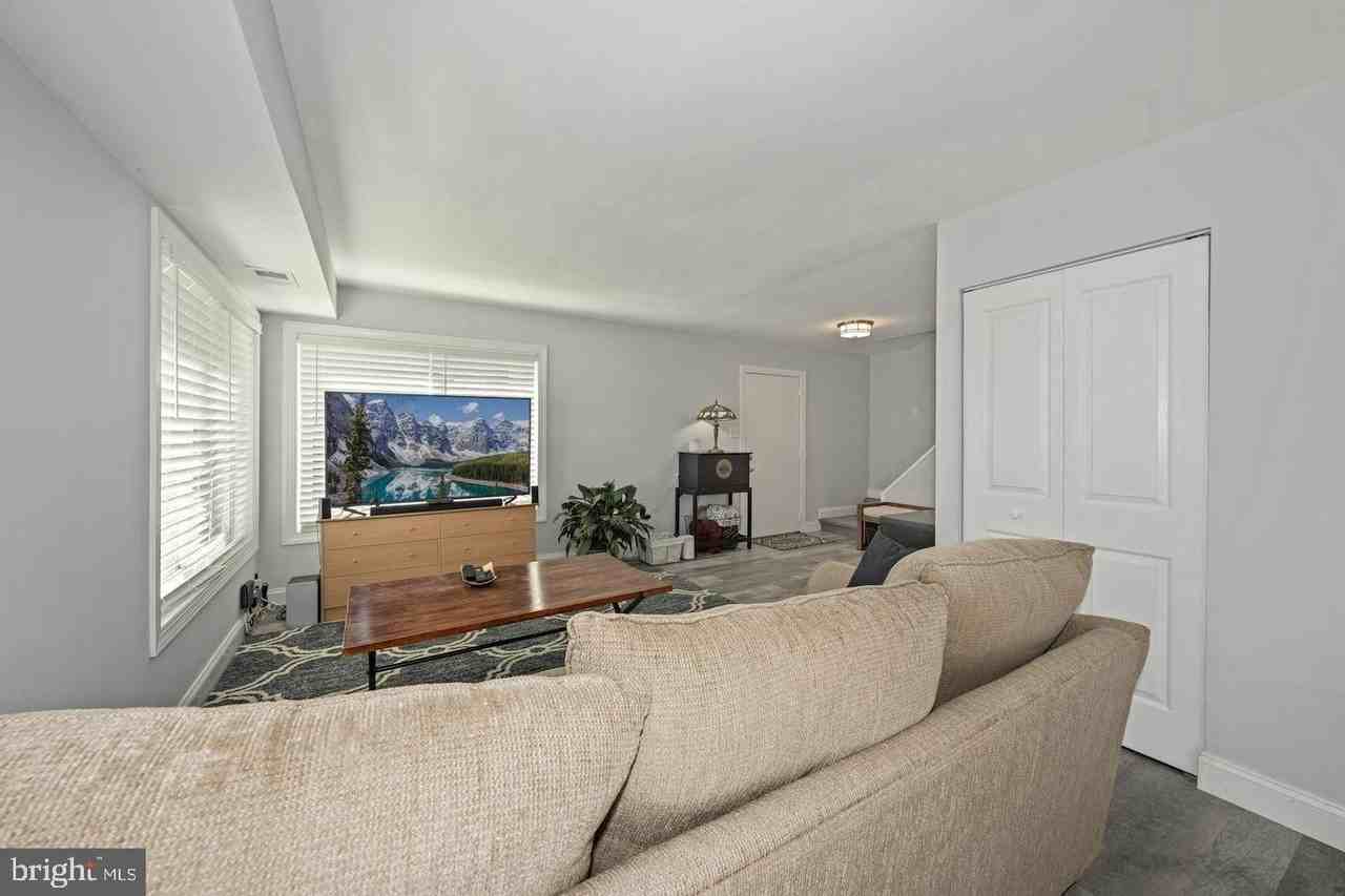 5707 Thunder Hill Rd - Photo 5 of 29