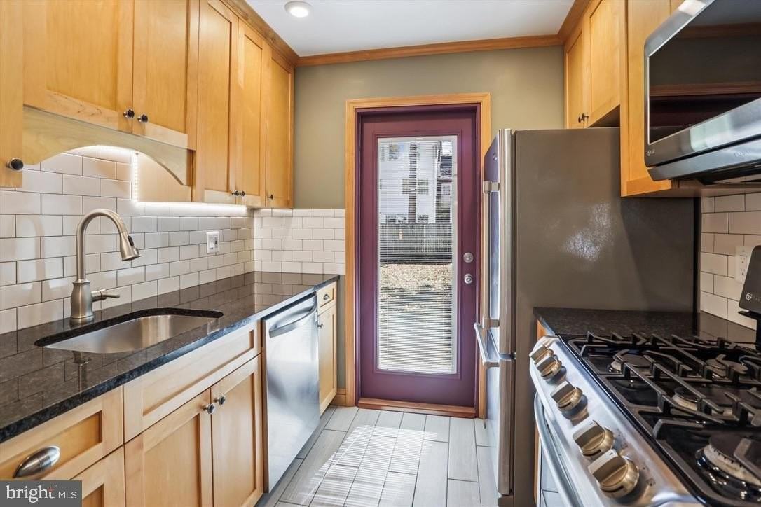 4406 Rosedale Ave - Photo 4 of 19