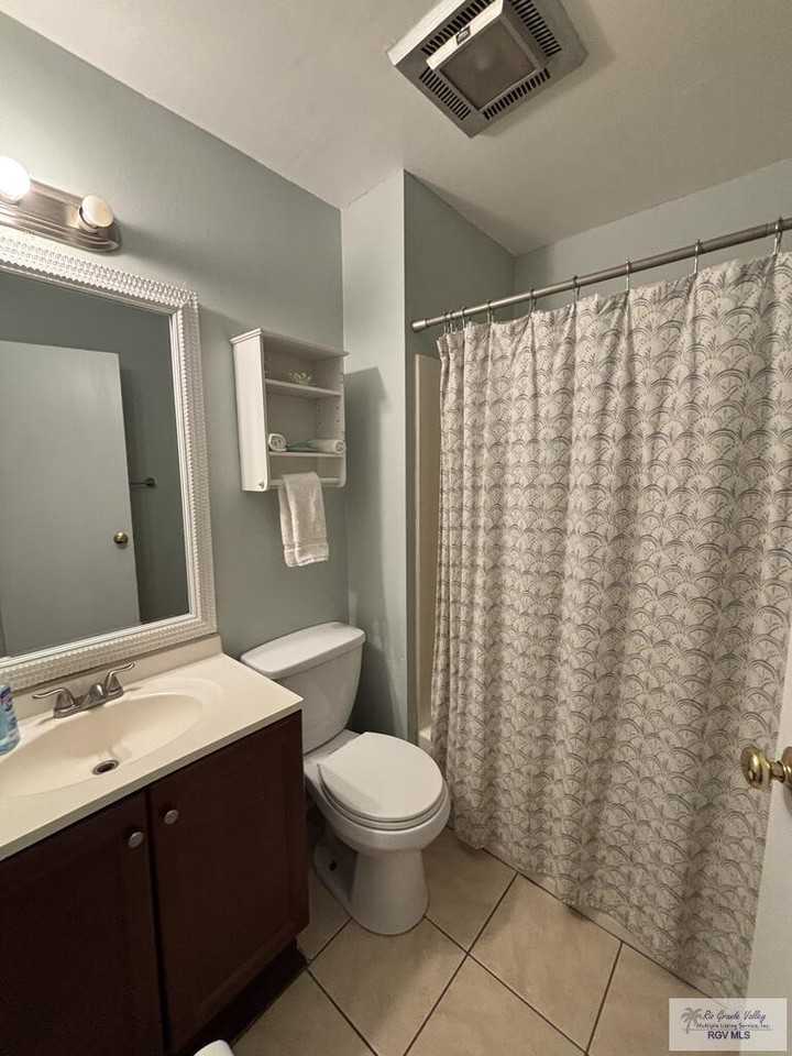 904 Country Club Rd ## 3 - Photo 5 of 21