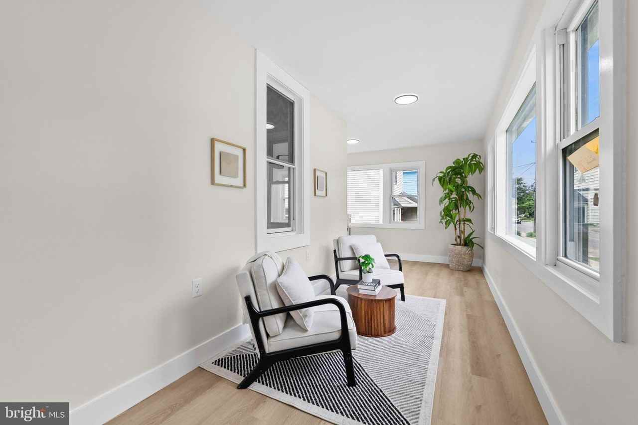 505 Newton Ave - Photo 5 of 35