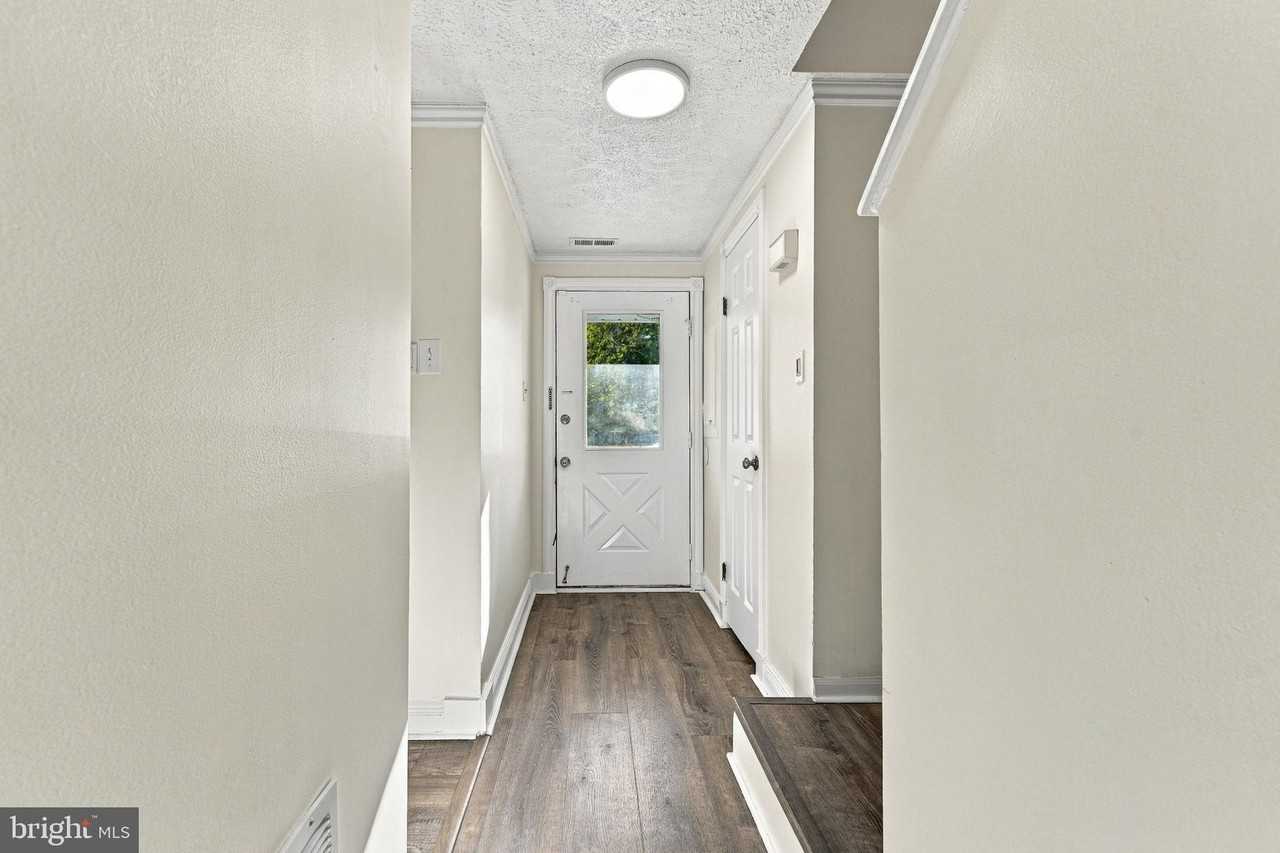 8 Victoria Manor Ct - Photo 5 of 30
