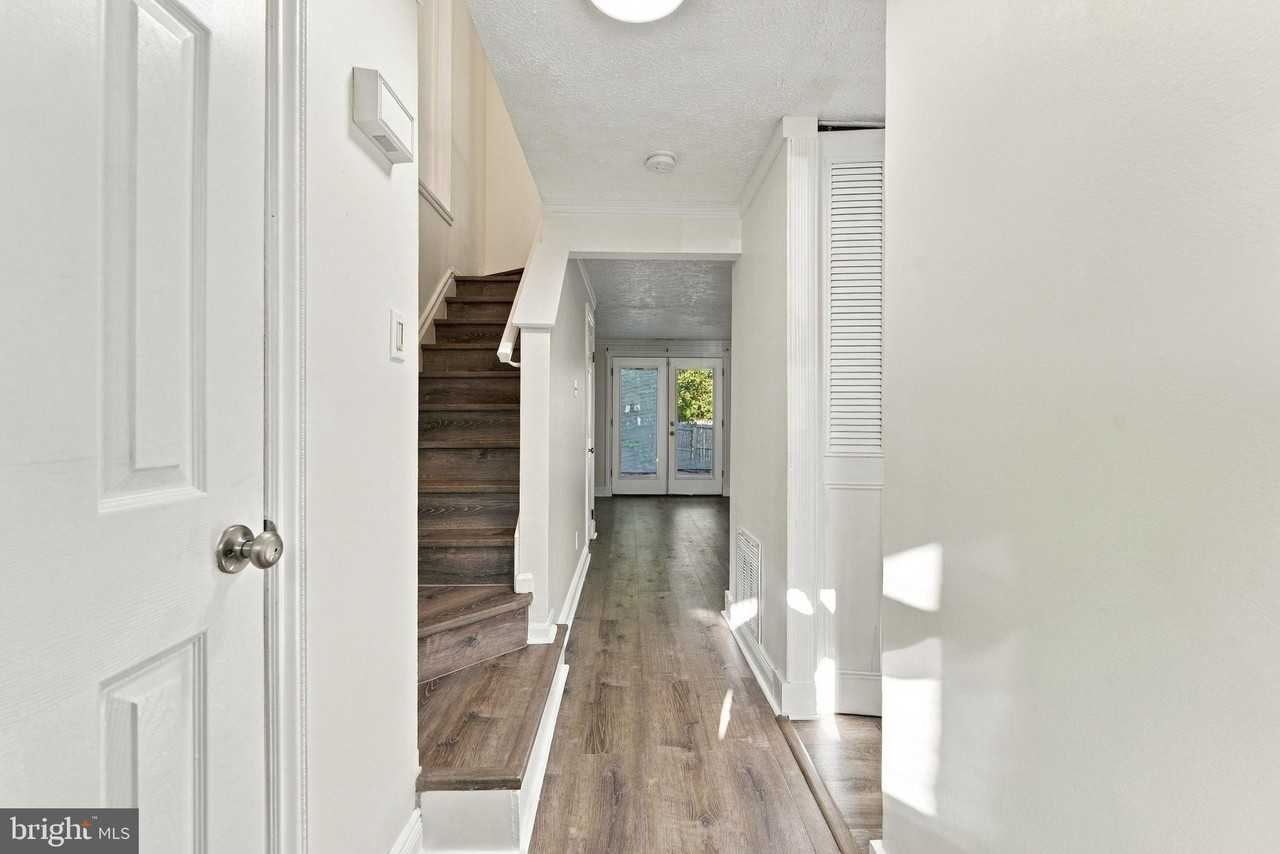 8 Victoria Manor Ct - Photo 6 of 30