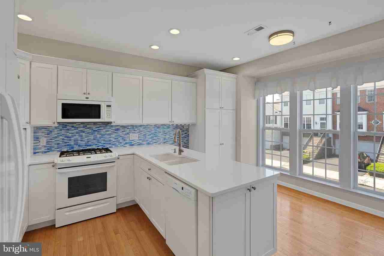 5 Cornerstone Ct - Photo 3 of 26